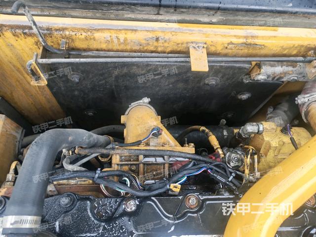 中央回转接头特写（上车部件）