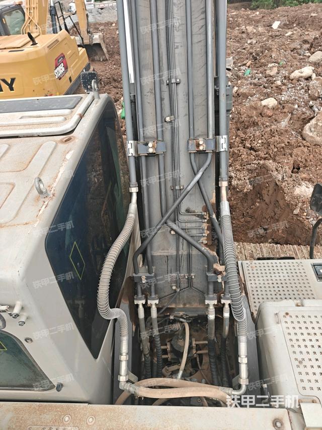 大臂根部 斜视（工作和回转装置）