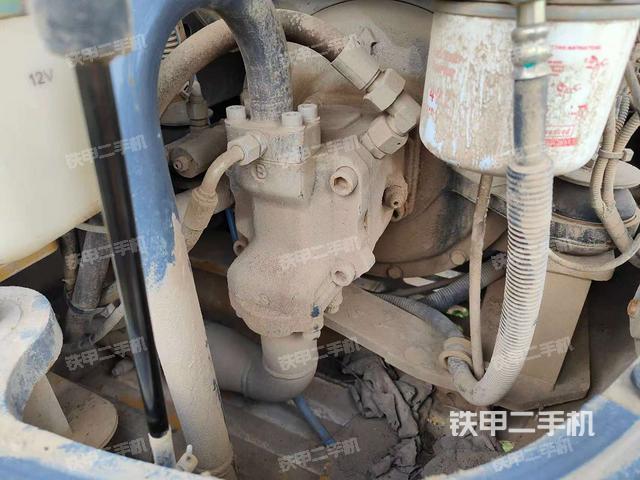 液壓泵艙室正面整體（整機(jī)外觀）