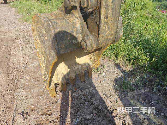 鏟斗右后整體（工作和回轉(zhuǎn)裝置）