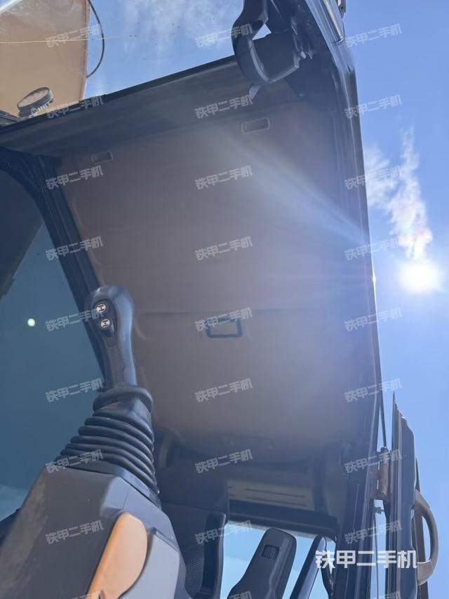 座椅后部（驾驶室部分）