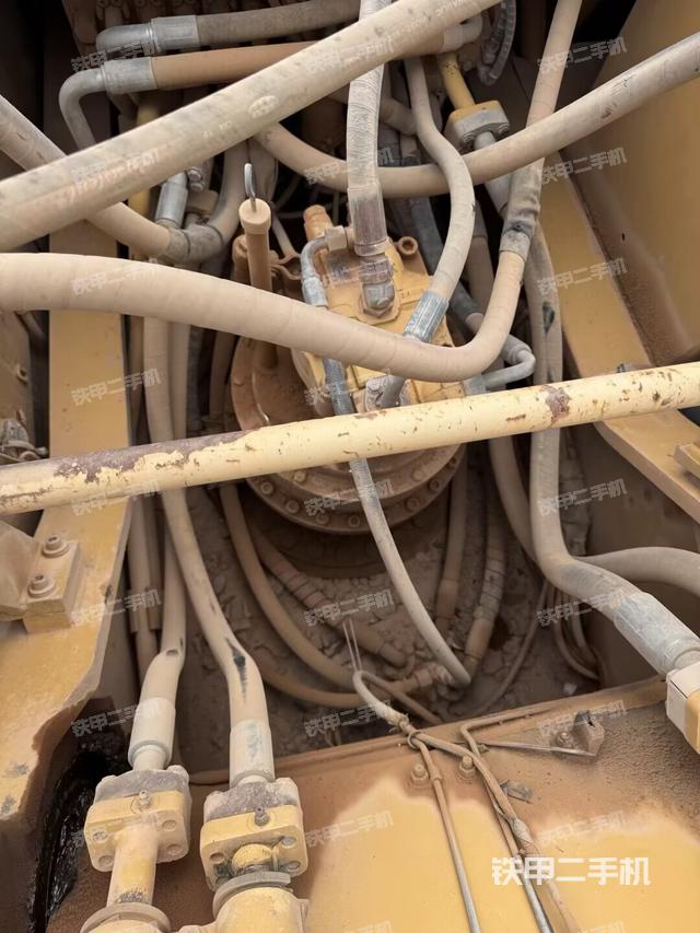 回轉(zhuǎn)馬達(dá)（上車部件）