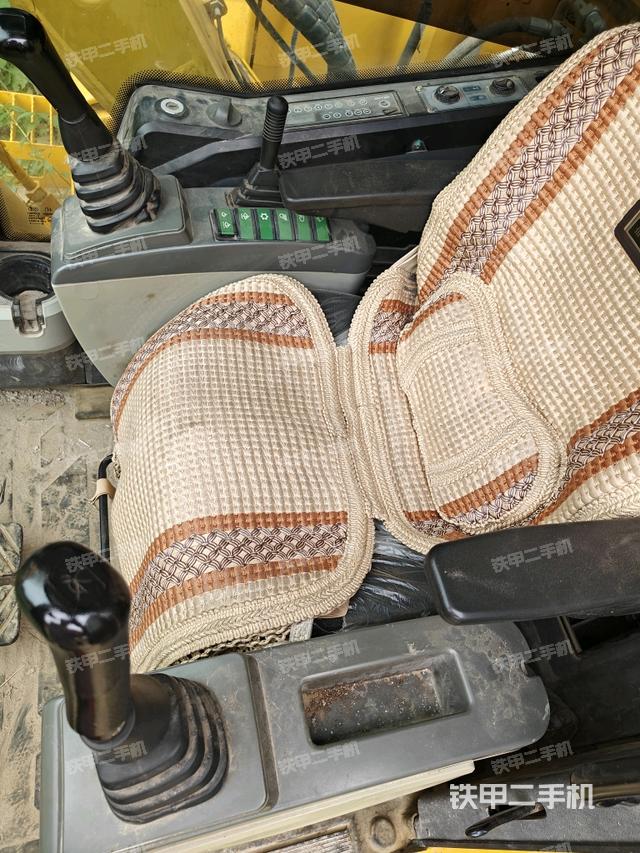 駕駛室整體（整機(jī)外觀）