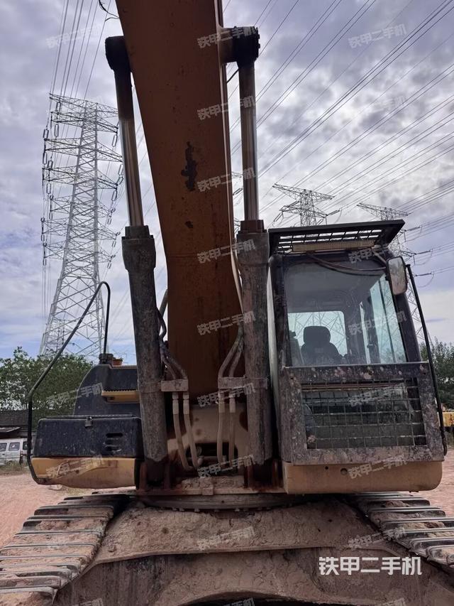 大臂油缸整體?豎拍（工作和回轉(zhuǎn)裝置）