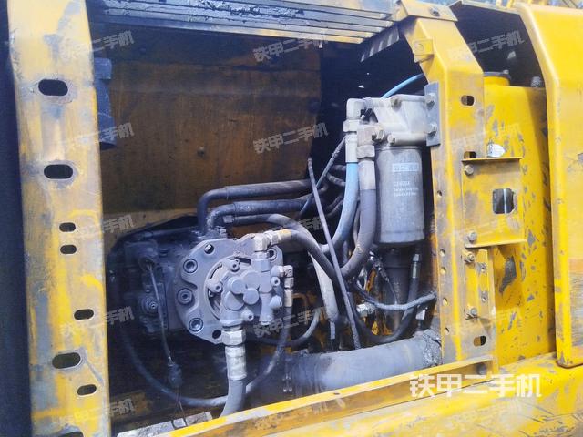 液壓泵斜45?左（大件艙室）