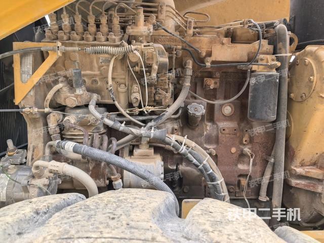 散熱器全景（壓路機發(fā)動機艙）