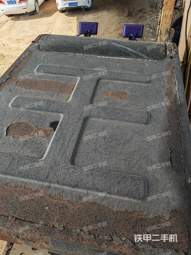 驾驶室顶部（整机外观）