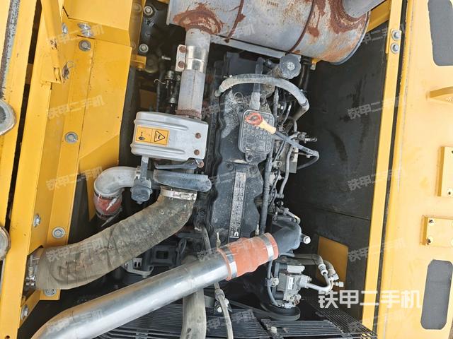 发动机室（上车部件）