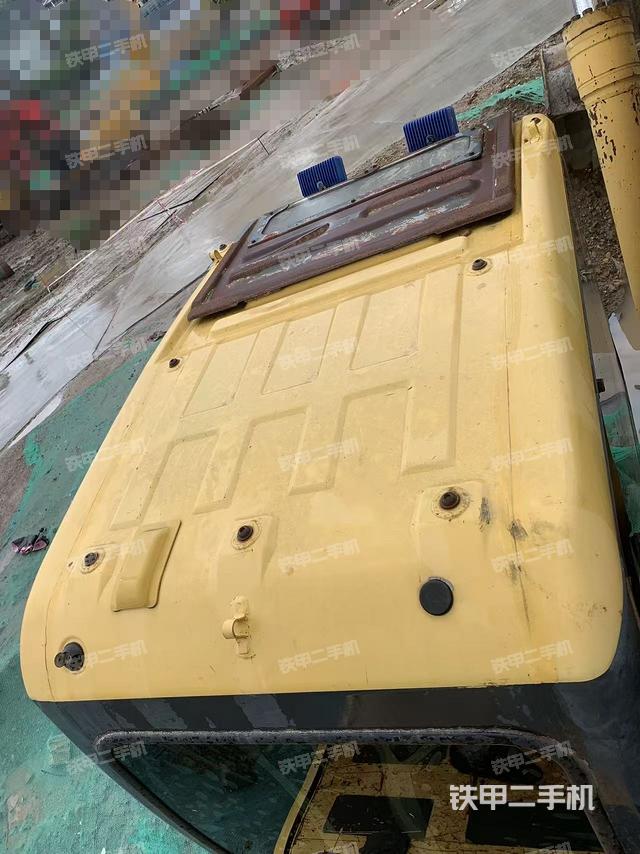 驾驶室顶部（整机外观）