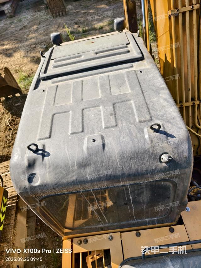 驾驶室顶部（整机外观）