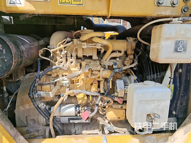 發(fā)動(dòng)機(jī)室（上車部件）