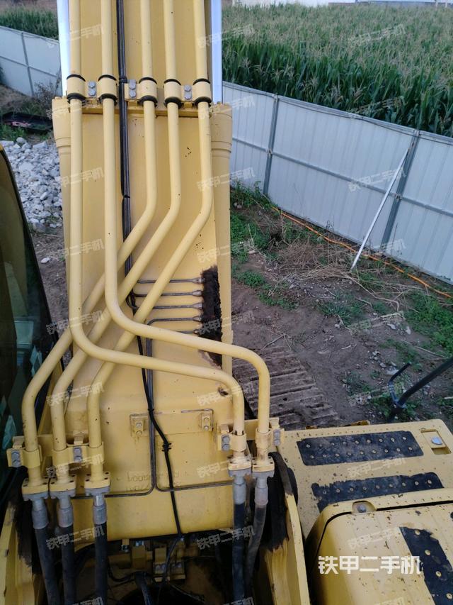 大臂背部俯视（工作和回转装置）