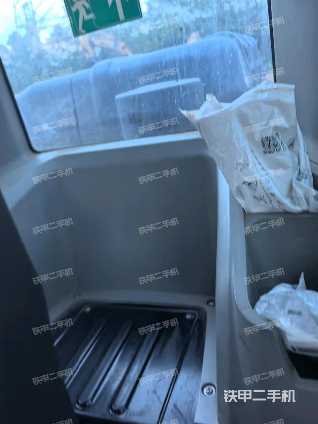 座椅后部（駕駛室部分）