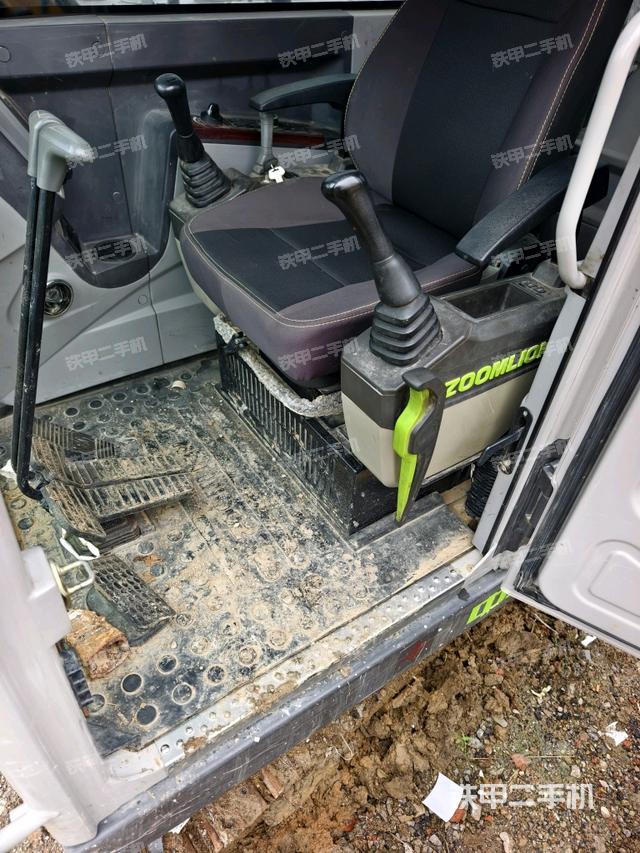 驾驶室整体（整机外观）