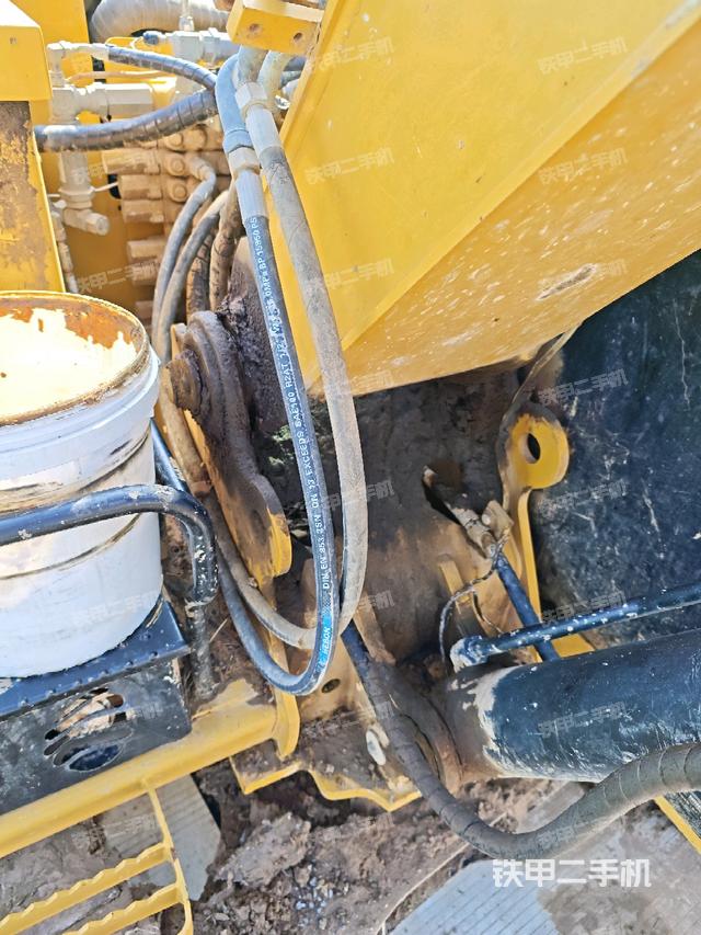 大臂根部?斜（工作和回轉(zhuǎn)裝置）