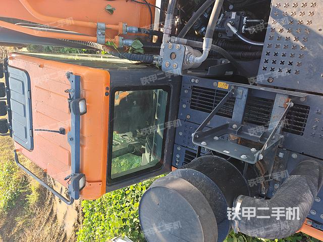 驾驶室顶部（整机外观）