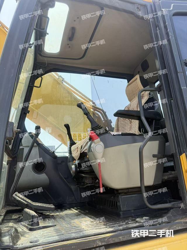 驾驶室整体（整机外观）