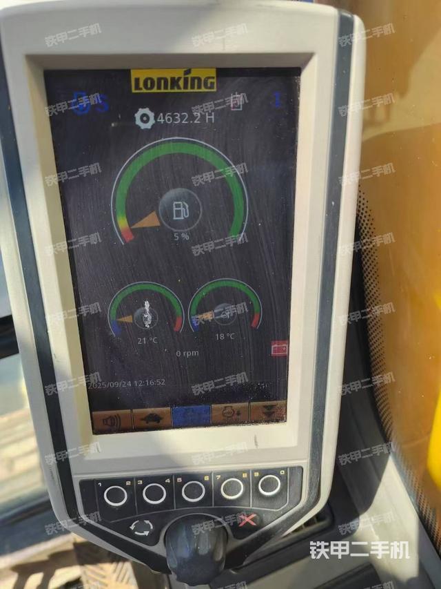 驾驶室整体（整机外观）