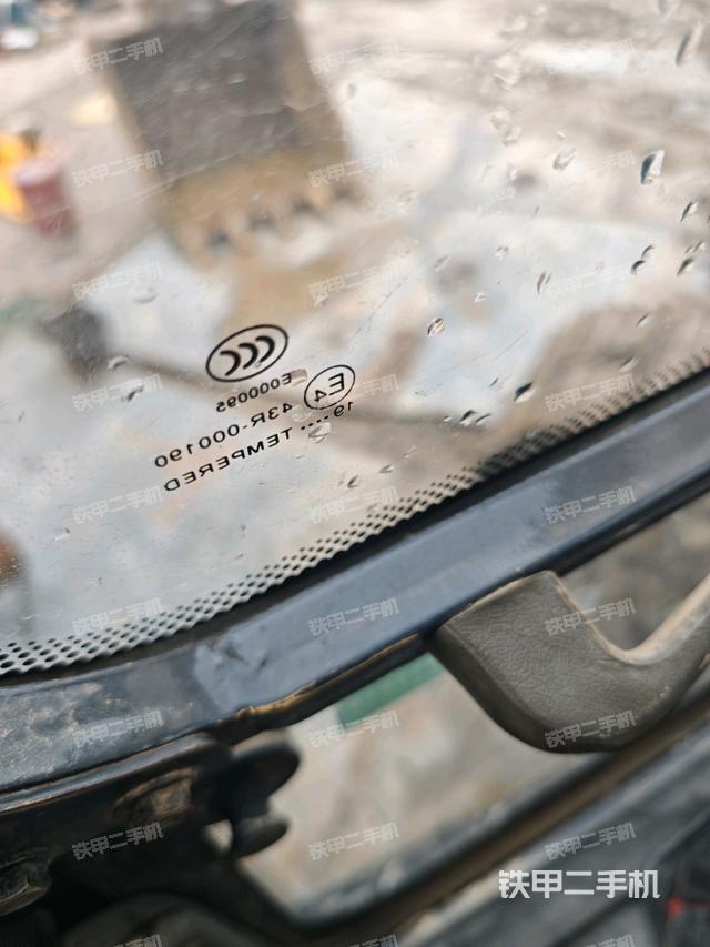 座椅右侧控制台/钥匙门/油门/含右手柄（驾驶室部分）