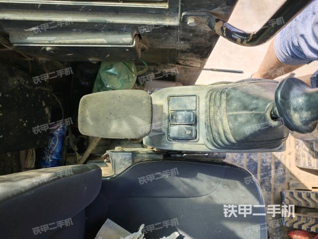 座椅左側(cè)控制臺(tái)/音響/含左手柄（駕駛室部分）