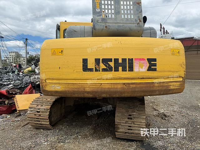 驾驶室顶部（整机外观）