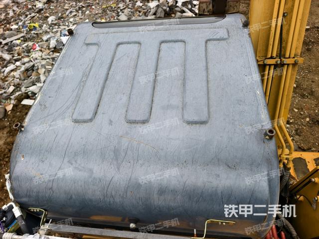 驾驶室顶部（整机外观）