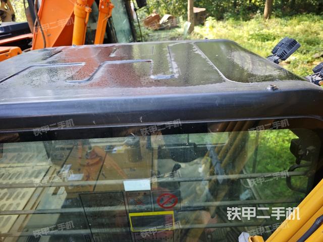 驾驶室顶部（整机外观）