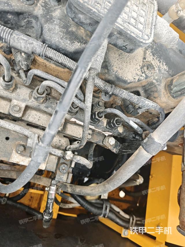 中央回转接头特写（上车部件）