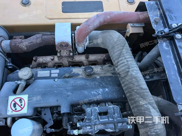 发动机室（上车部件）