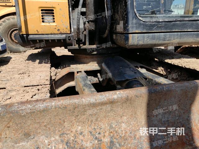 转盘和下车架正前（工作和回转装置）