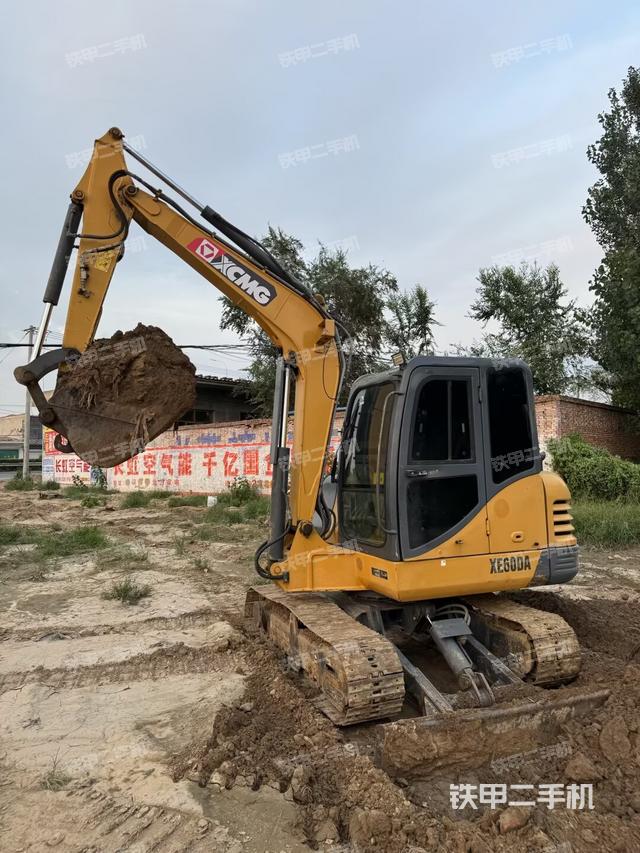 驾驶室整体（整机外观）