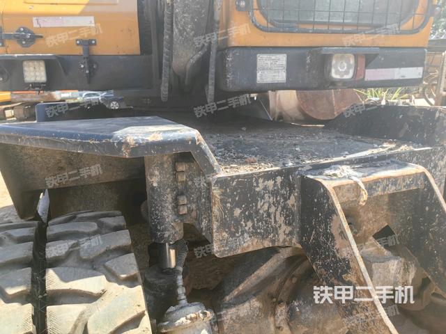 转盘和下车架正前（工作和回转装置）