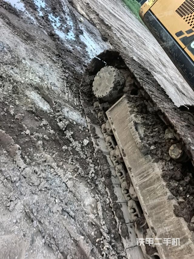 右侧行走马达盖板（行走机构）