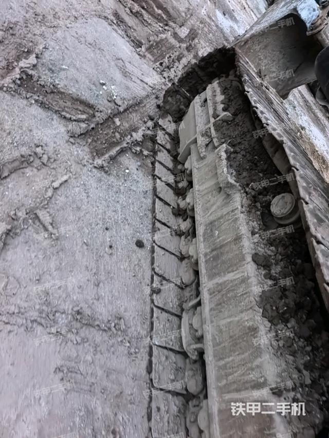 右驱动轮（行走机构）