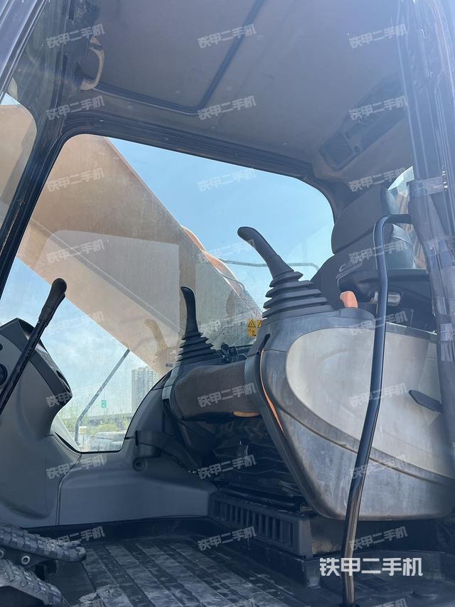 驾驶室整体（整机外观）