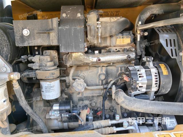 发动机室（上车部件）