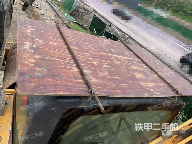 驾驶室顶部（整机外观）