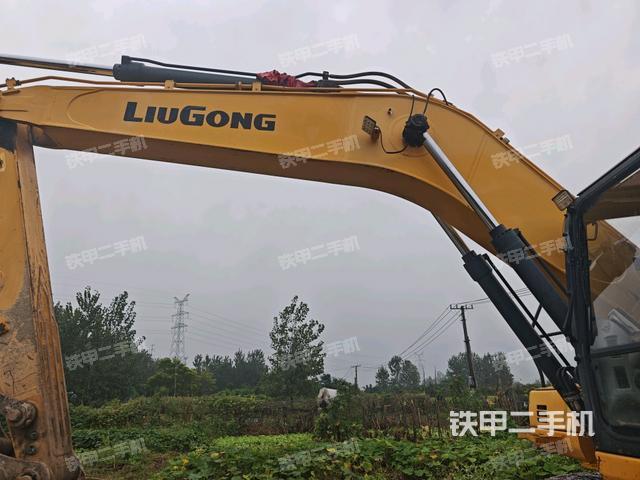 小臂整体左后（工作和回转装置）