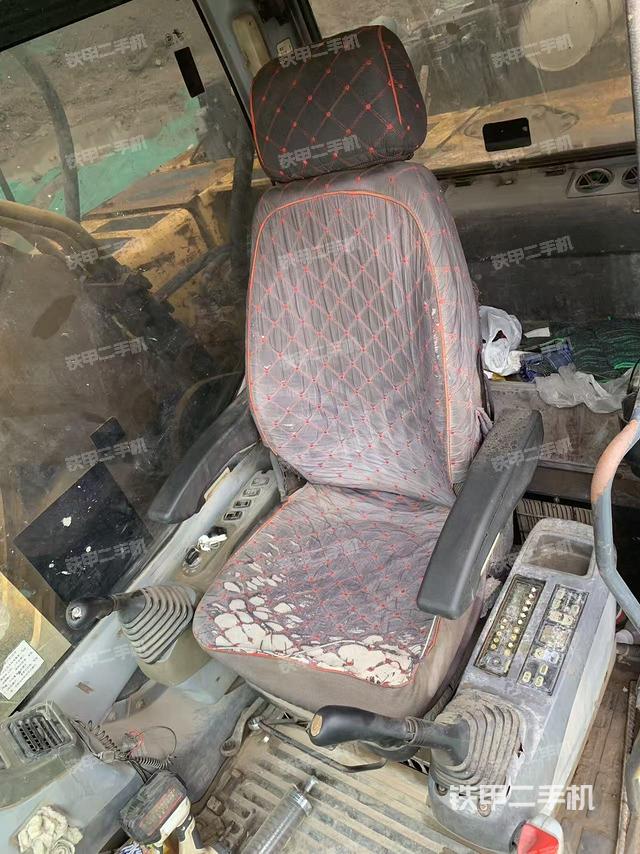 驾驶室整体（整机外观）