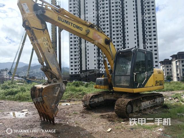 住友SH130-5挖掘机
