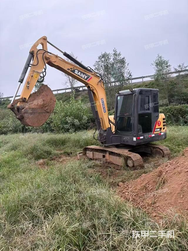 驾驶室整体（整机外观）