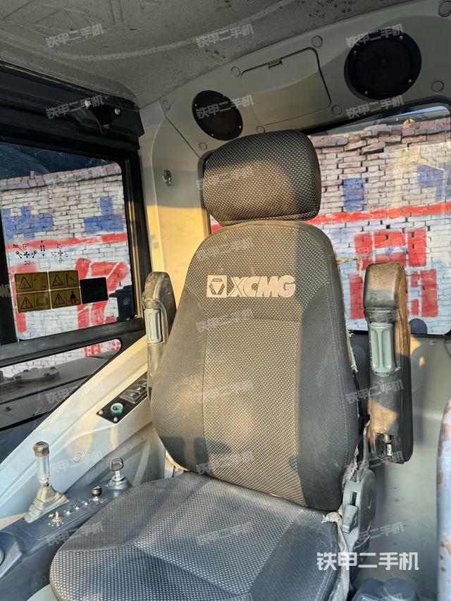 单侧履带整体（整机外观）