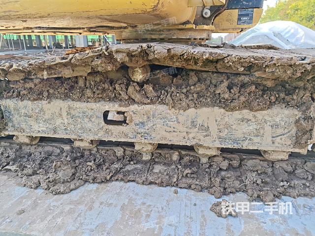 右側(cè)履帶整體?（行走機(jī)構(gòu)）