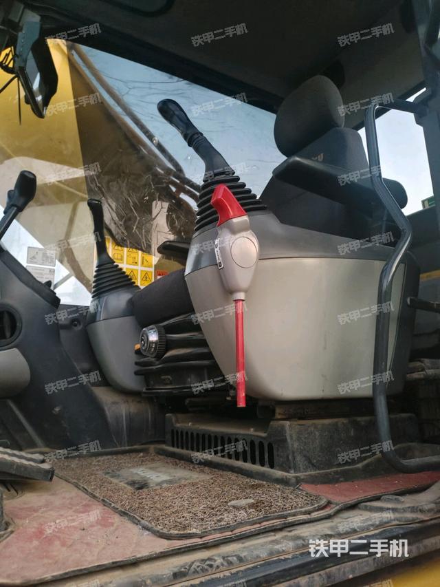 驾驶室正侧（驾驶室部分）