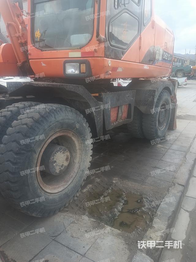 单侧履带整体（整机外观）