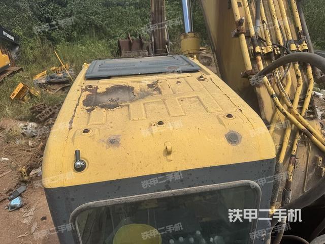 驾驶室顶部（整机外观）