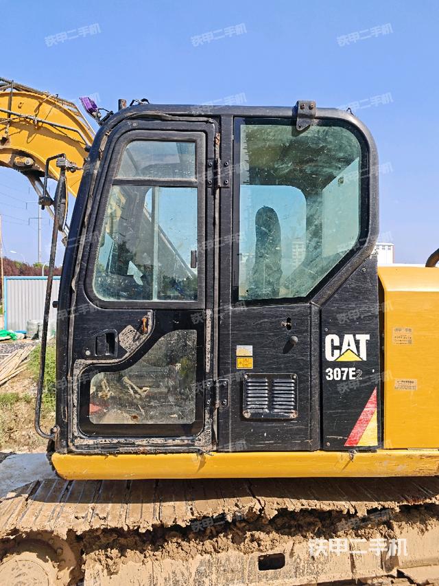 ?駕駛室正側(cè)（駕駛室部分）