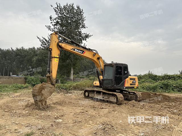 三一重工SY135C挖掘机