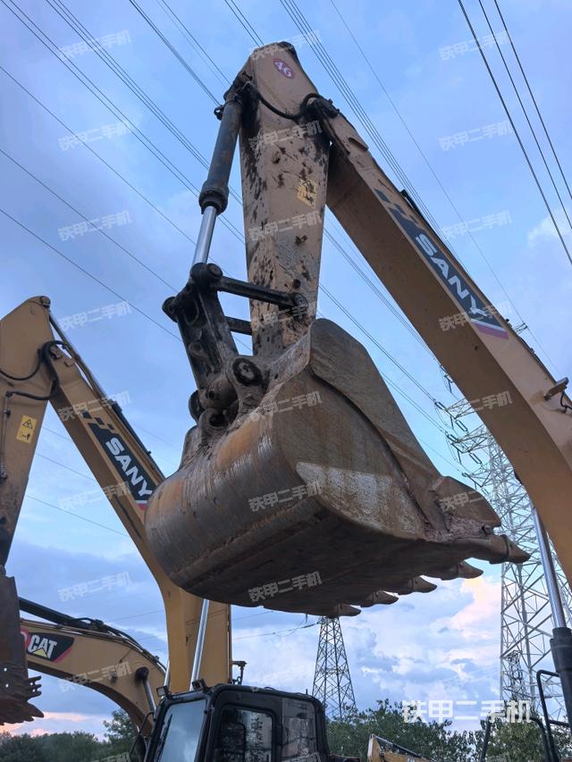 小臂整體左后（工作和回轉(zhuǎn)裝置）