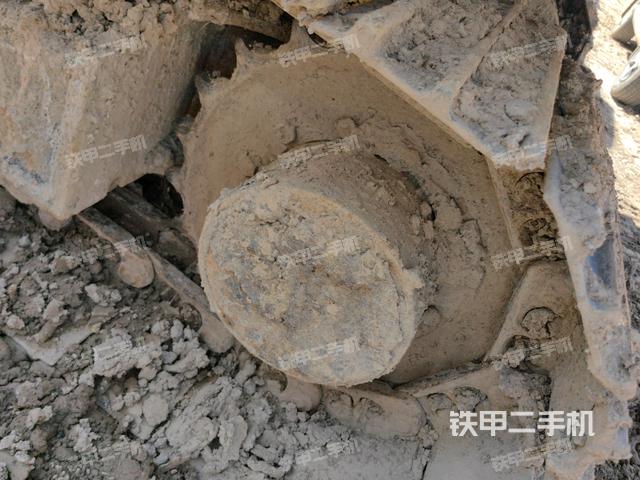 右驱动轮（行走机构）